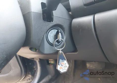 2002 Mazda 626 Lx z USA, uszkodzony, nr VIN 1YVGF22C025282849